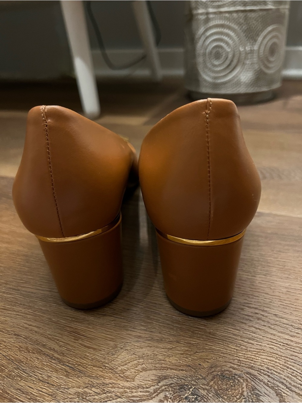 Tory Burch Gigi 55mm Wedge Flats Tan Leather Pointed Toe Size 9.5 - Picture 8 of 9
